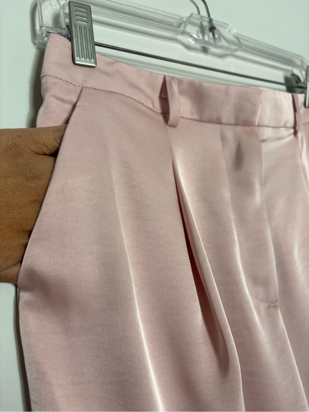 DÈLUC Pousos Satin Cargo Pants – Size Large – NWT - Picture 8 of 10